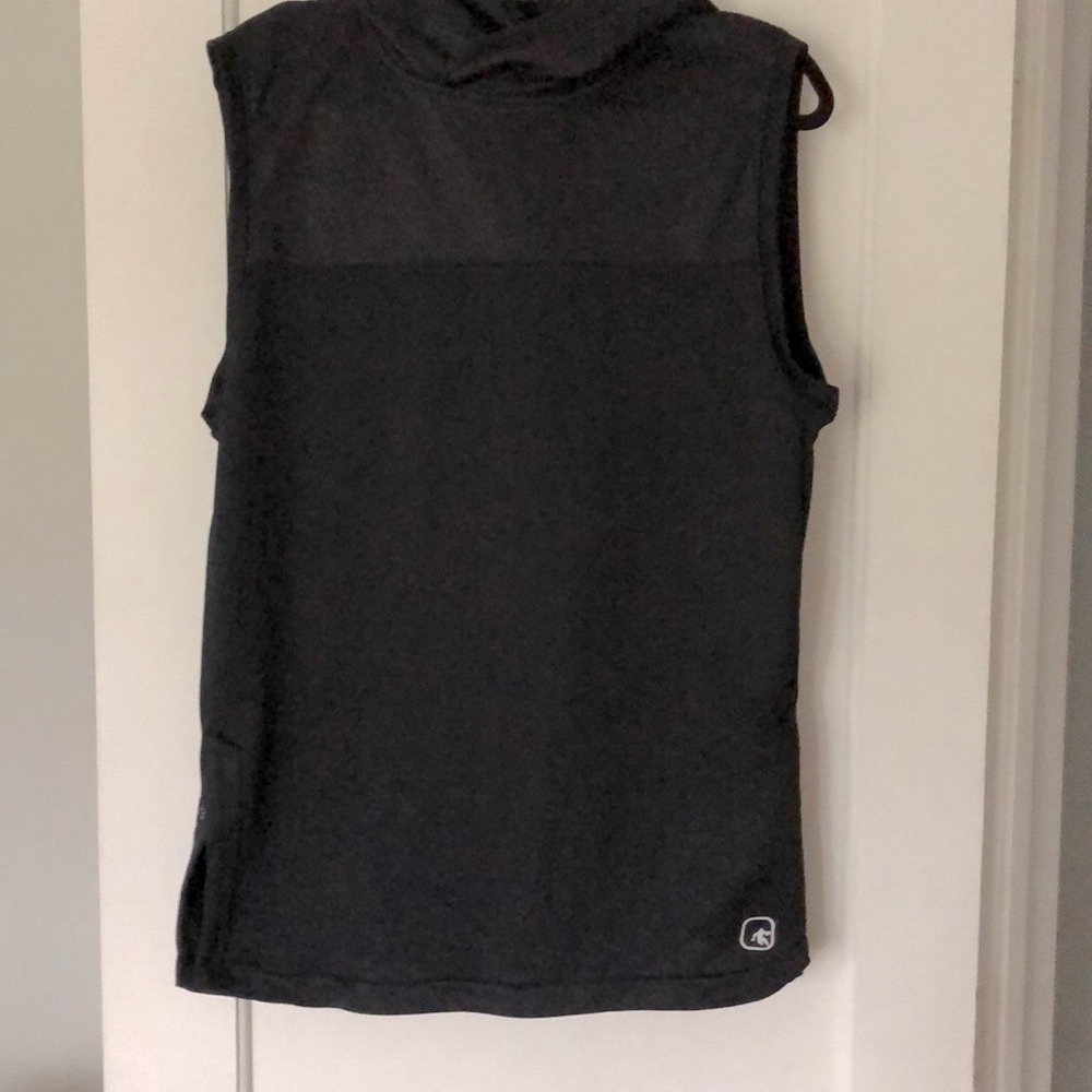 AND 1 warm up jersey with hood. Snappedβ sides. Black size Medium. 117927. EUC
